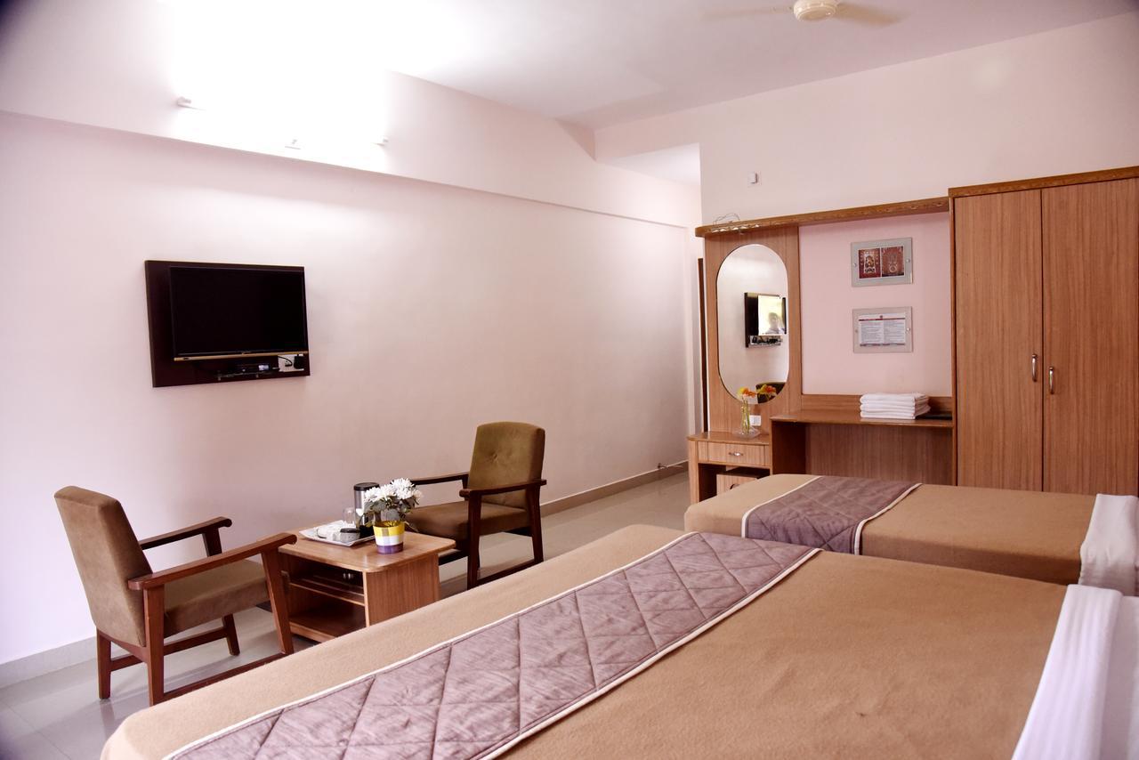 Slr Residency Ξενοδοχείο Subrahmanya Εξωτερικό φωτογραφία